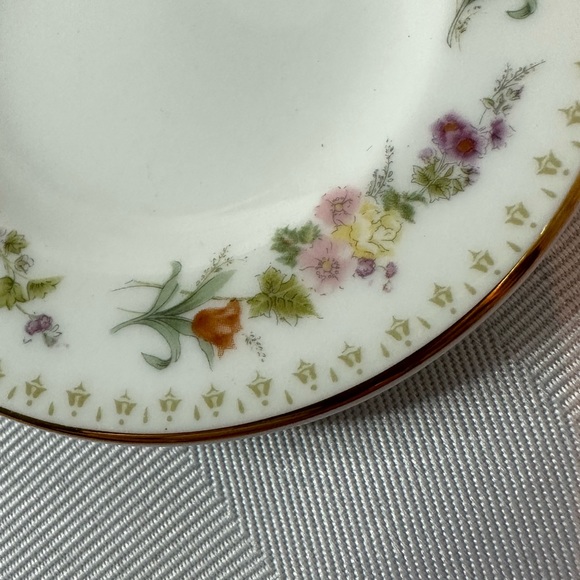 Small Wedgwood Mirabelle 3” Plate - Picture 9 of 13